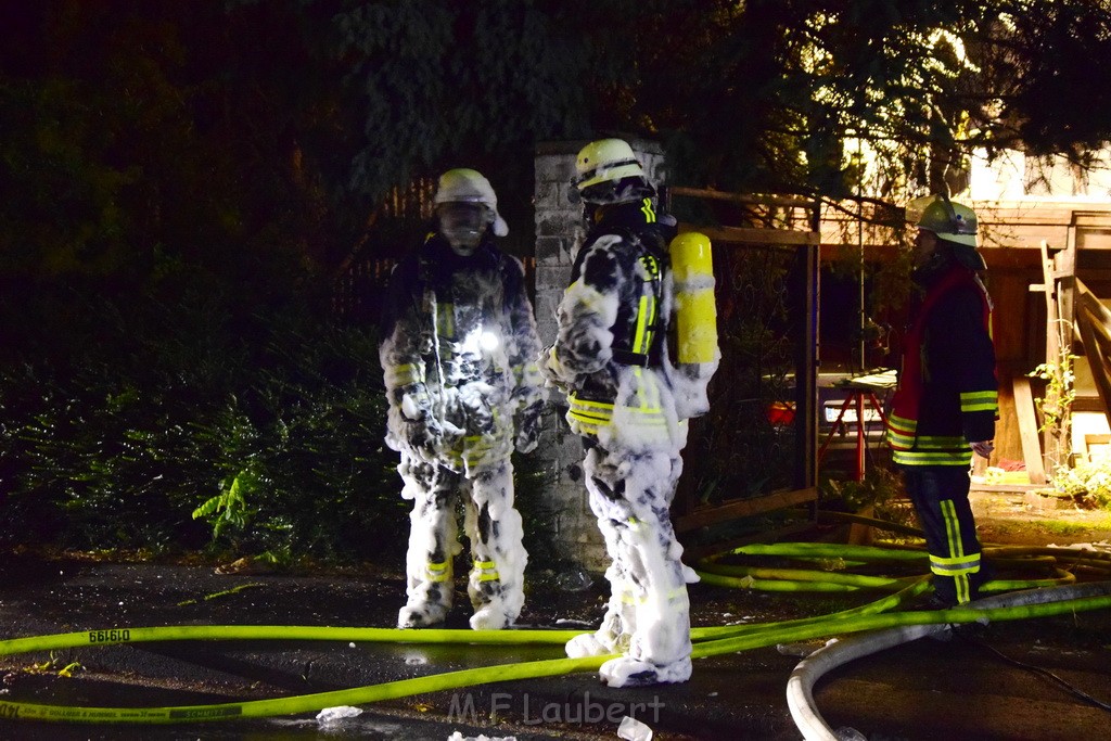 Grossfeuer Einfamilienhaus Siegburg Muehlengrabenstr P0498.JPG - Miklos Laubert